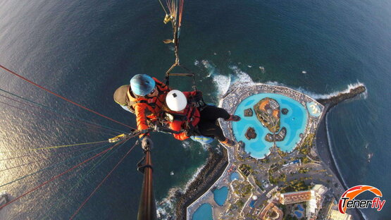 Tenerife paragliding 200 meters above the impressive Lago Martiánez